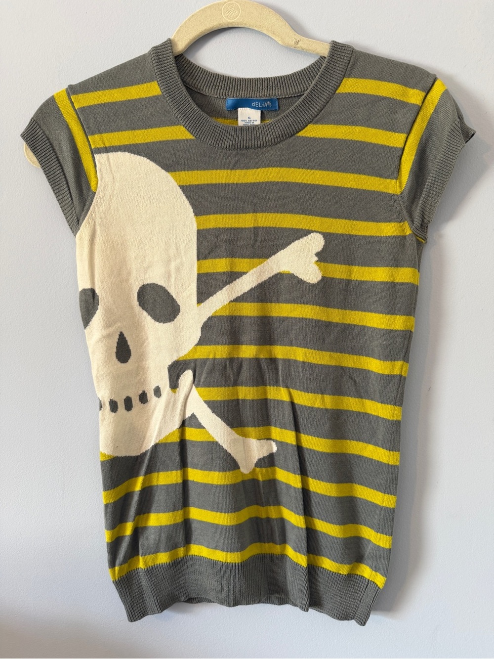 dELiA*s Gray & Yellow Striped Skull Short Sleeve Tee